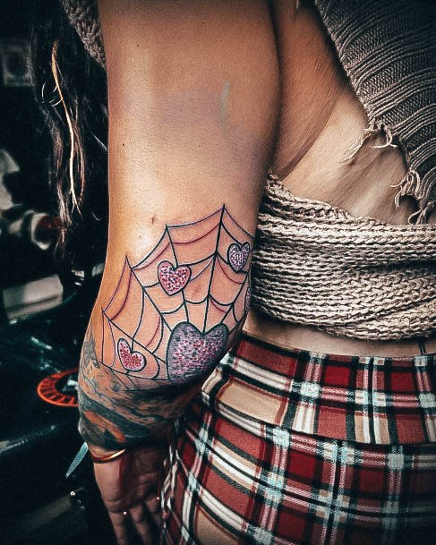 Tatuagens de teia de aranha - 40 modelos para mulheres