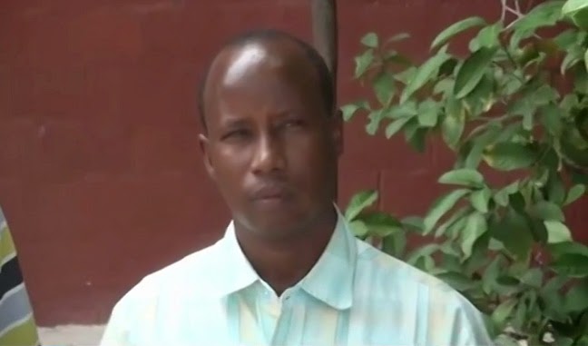 Daawo-Video:- Horjooge Katirsanaa ururka Al Shabaab oo Dowladda isku soo dhiibay