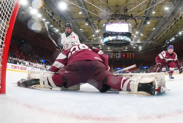 Canadá atropela Letônia no Mundial de Hóquei sobre o Gelo sub-20 masculino