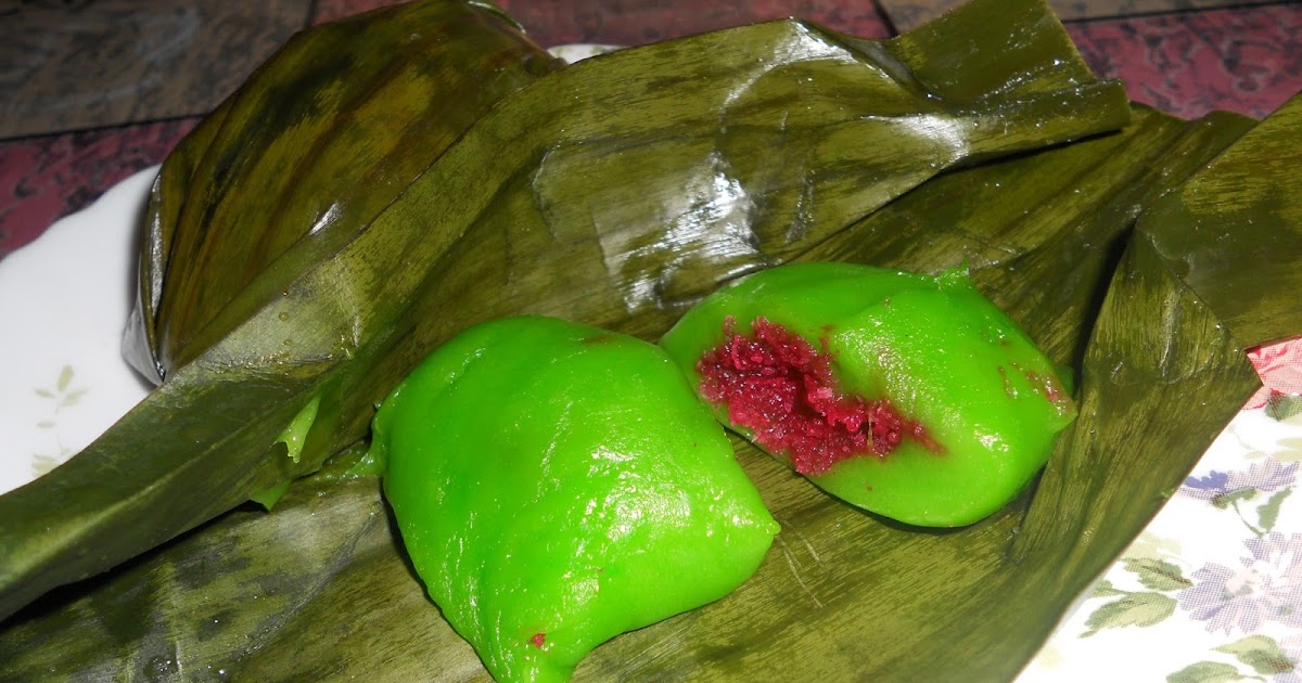 Cempaka Biru: Kuih Koci Hijau Berinti Kelapa Merah