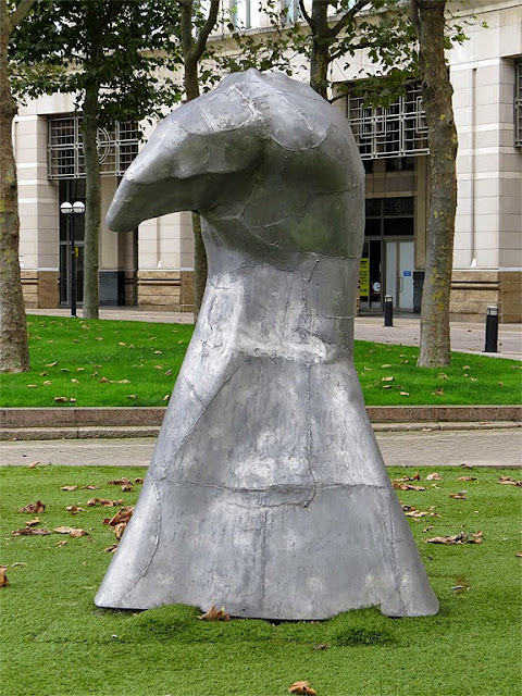 Avatar by Robert Worley, Westferry Circus, Canary Wharf, London