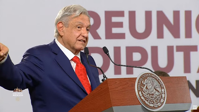 AMLO habla de lealtad y lanza indirecta a Monreal: 'Se tienen amigos de mentiras y enemigos de verdad'