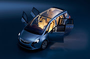 On the inside, there's the Zafira's signature Flex7 threerow seating system .