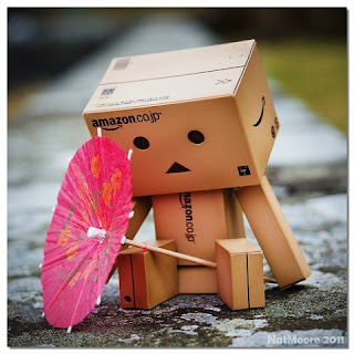 Gambar boneka danbo sedih galau