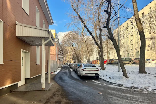 улица Добролюбова, дворы