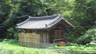 toilette dans les temples coréens 해우소 haeuso