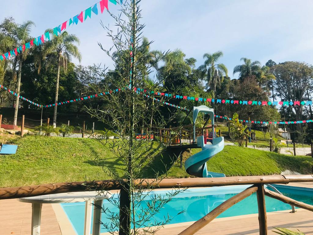 Chacara com piscina ,salao de jogos ,area do churrasco espaço coberto IDEAL  PARA ALUGAR EM GRUPO, São Paulo – Preços atualizados 2023
