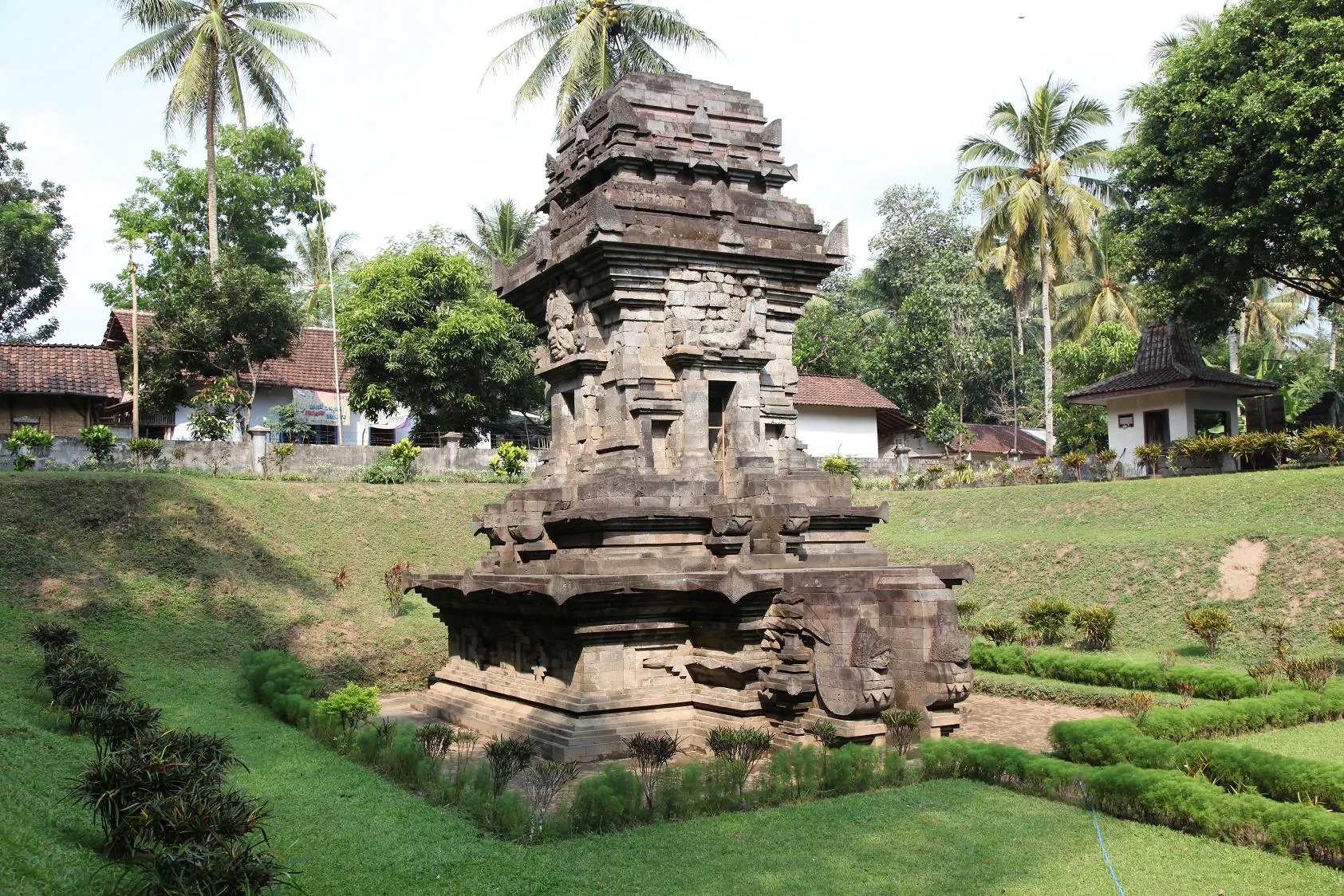 Menyingkap Candi Sawentar, Jejak Sejarah Jawa Timur yang Tersembunyi