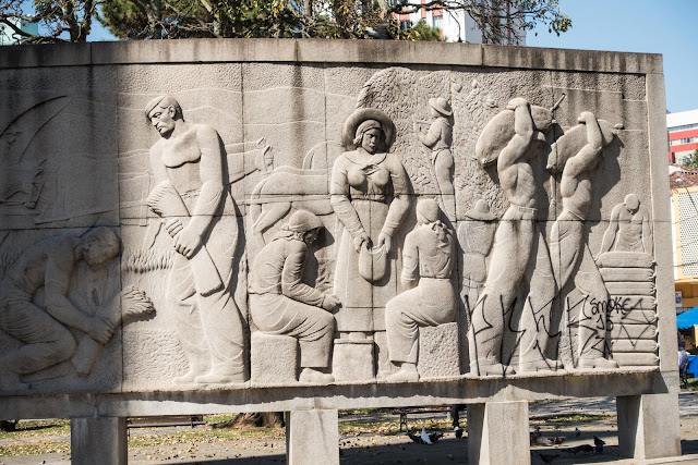 Painel de Stenzel e Cozzo na Praça 19 de Dezembro