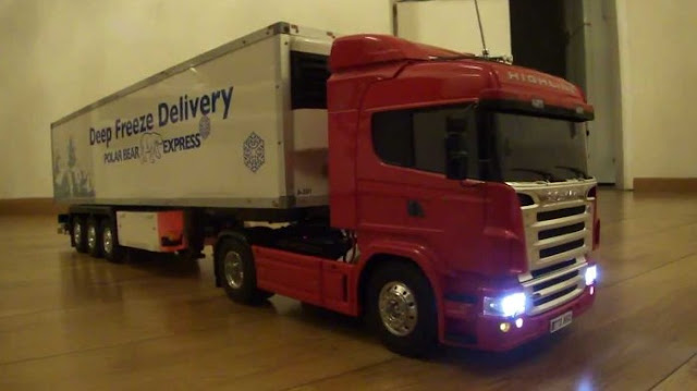 miniatur truk box scania r470