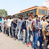जनता कर्फ्यू : कोरोना के खौफ से घर लौटने की मची होड़, लखनऊ में स्टेशन पर लगी एक किमी की लंबी लाइन 