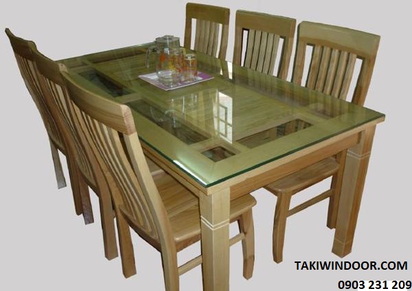 Mặt bàn ăn sử dụng kính cường lực