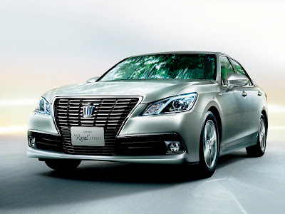 2013 Toyota Crown Royal