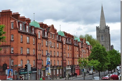 Dublin. San Patrick Street. Al fondo la Catedral - DSC_0472
