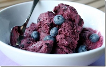 helado-de-arandanos-con-creme-fraiche