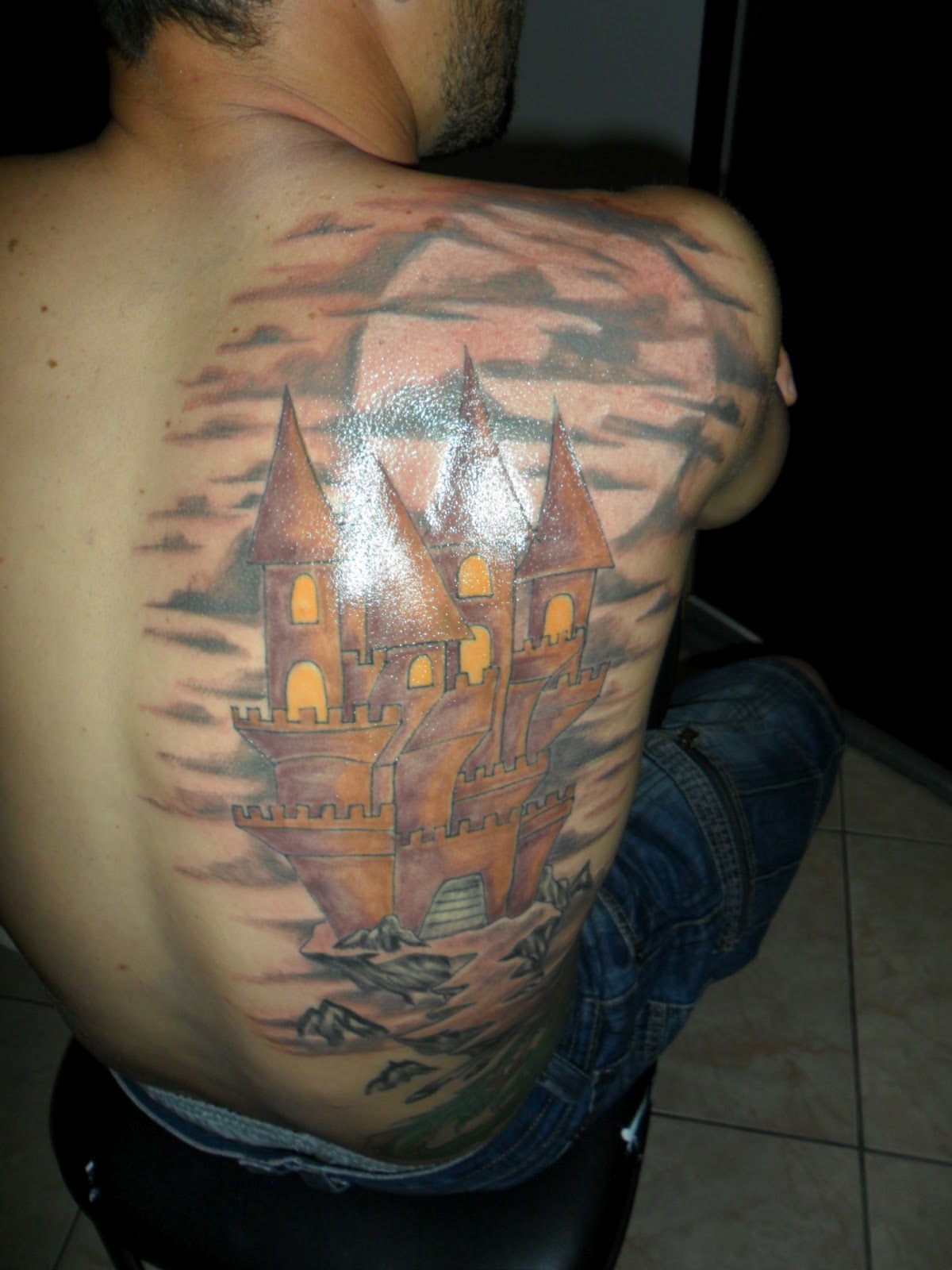 Leco's Tattoo: Castelo