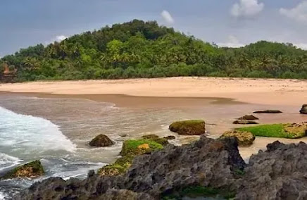 Wisata Pantai di Pacitan