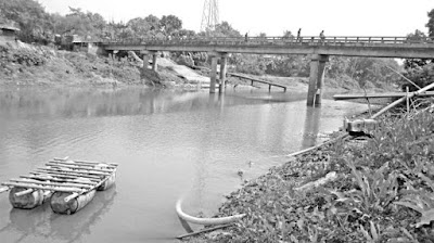 সেতুর অভাবে চার জেলার মানুষের ভোগান্তি