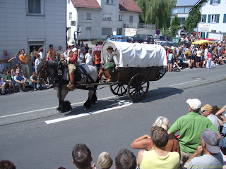   biberacher schuetzenfest, jahrgängerumzug schützenfest biberach, biberacher schützenfest bilder, schützenfest biberach umzugsstrecke, biberacher schützenfest abtrommeln, biberacher schützenfest 2018, jahrgängerumzug schützenfest biberach 2017, schützenfest biberach feuerwerk, schützenfest biberach 2017 bilder