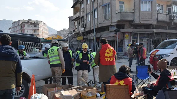 Το ΚΚ Τουρκίας πρωτοπόρο στη στήριξη των σεισμόπληκτων