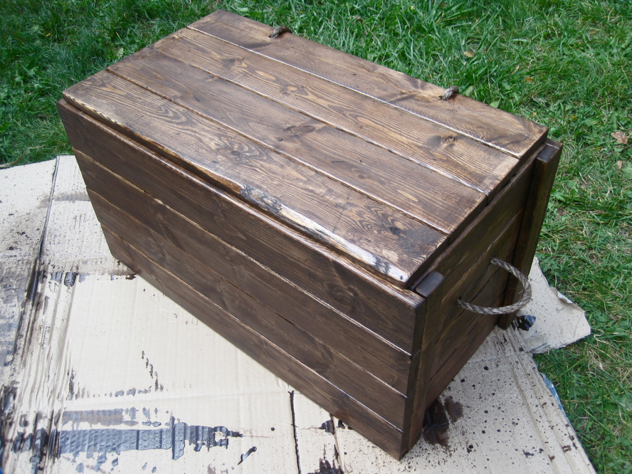 The Project Lady: Wood Storage Chest - Make your own!