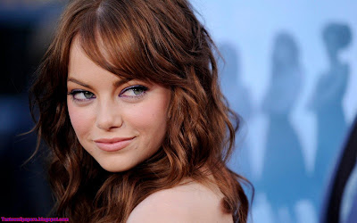 Emma Stone Hollywood Actress Stylish Wallpaper