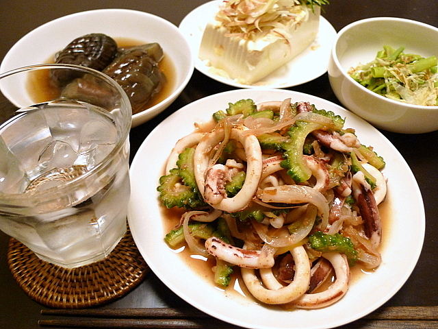 おっさんひとり飯 旧サイト これはうまい イカとゴーヤの梅肉炒め