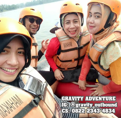 situ cileunca pangalengan Rafting atau Arung jeram adalah suatu aktifitas pengarungan bagian alur sungai yang berjeram/riam, dengan menggunakan wahana tertentu.