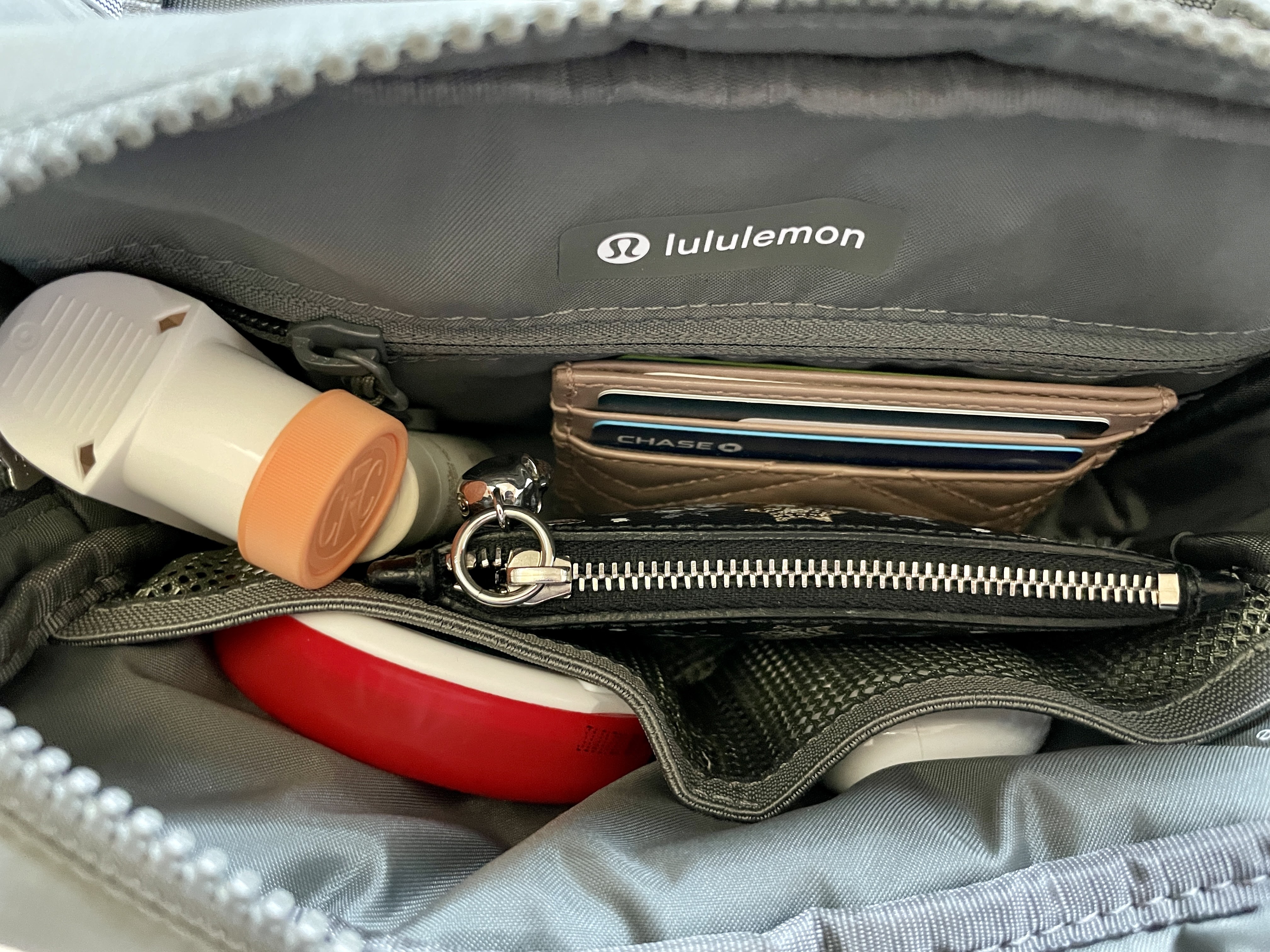 In Depth Review! Lululemon's Newest Quilted Grid Belt Bag in Grey Sage