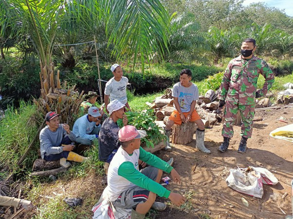 Satgas TMMD Ke-111 Kodim 1207/Pontianak Minta Masyarakat Rawat Hasil TMMD Dengan Baik