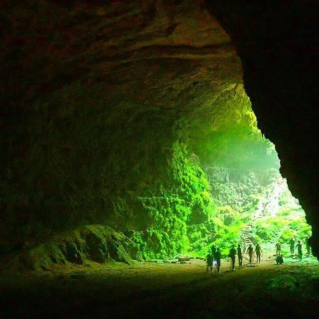 foto ray of light goa jomblang