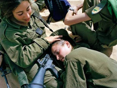 photo Girl Soldiers of Israel