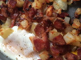 Featured Recipe | Bacon Hash & Broiled Egg from It's Yummy To My Tummy #breakfast #bacon #recipe #SecretRecipeClub