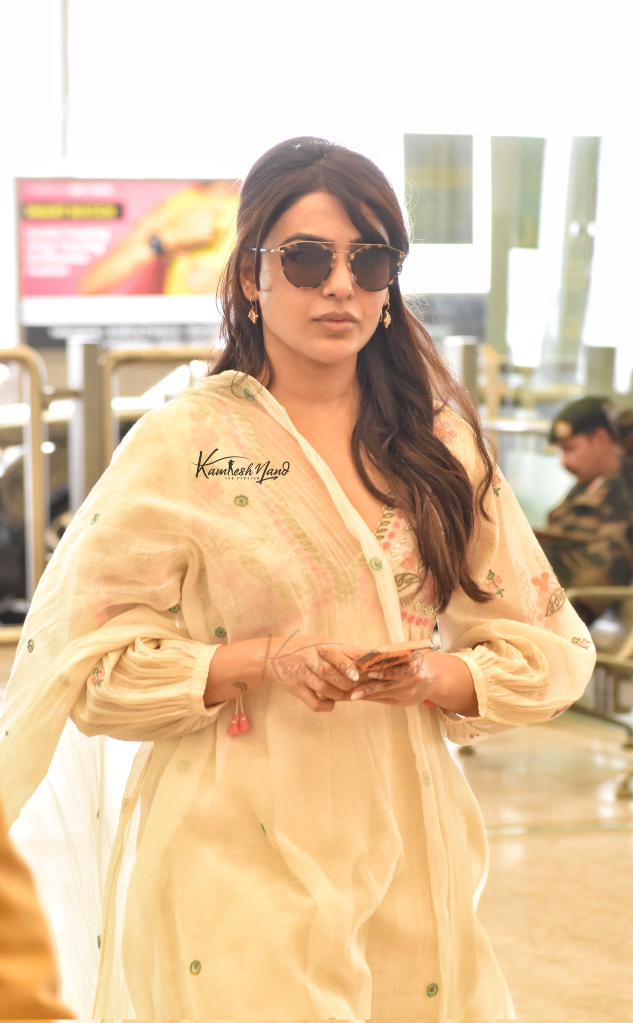 Samantha Ruth Prabhu Spent More Than Rs 2 Lakh On Slippers At Hyderabad  Airport Viral Pic Slipper Cost - Filmibeat