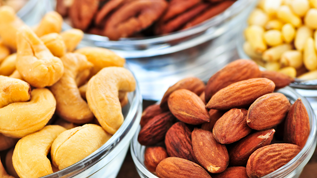 Magnesium deficiency treatment with almond