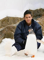 Verdasco visits Melbourne Aquarium