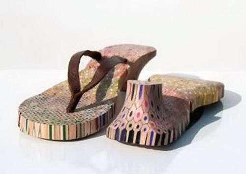 http://ter-paling.blogspot.com/2012/01/sandal-sandal-yang-bentuknya-aneh-dan.html