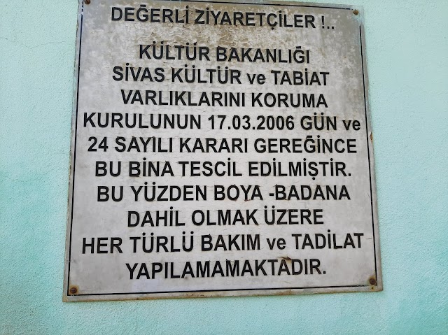Hubyar Sultan Türbesi Yıkılıyor