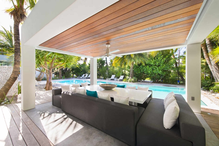 Covered terrace in Modern mansion in Miami