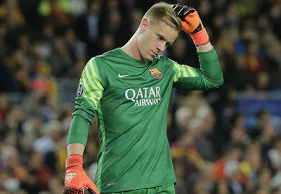 Ter Stegen có số đường chuyền ấn tượng hơn Messi và Suarez