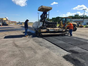 Governo de Rondônia recupera revestimento asfáltico do aeroporto em Vilhena