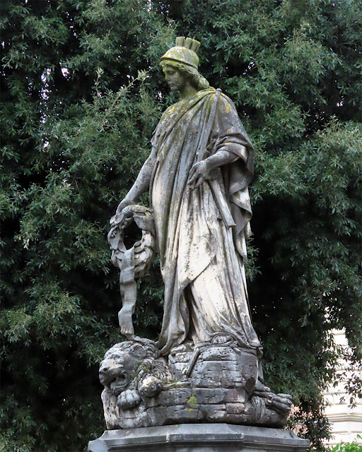 Monument to the Fallen for the Independence by Tito Sarrocchi, Viale Fruschelli, Siena