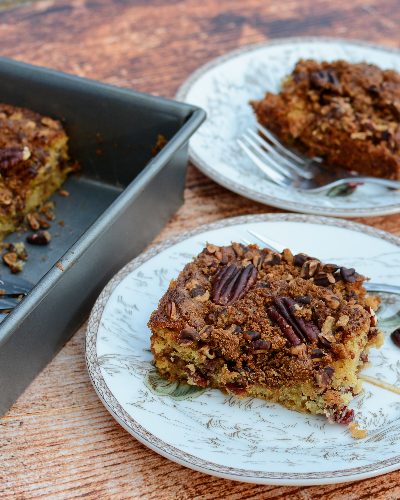 Overnight Coffeecake ♥ KitchenParade.com with a sweet, crispy streusel topping. Mix it the night before, bake in the morning to serve hot and fresh.