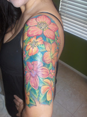 Sammy made this beautiful beautiful sleeve tattoo for my Sim Lorna so I