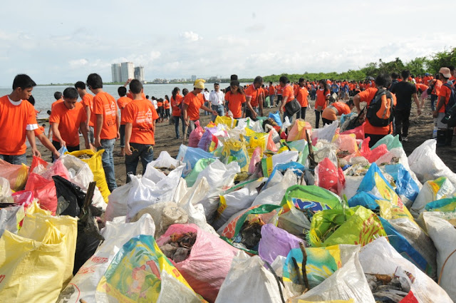 Villar Foundation Partners with DZRH for Manila Bay Cleanup