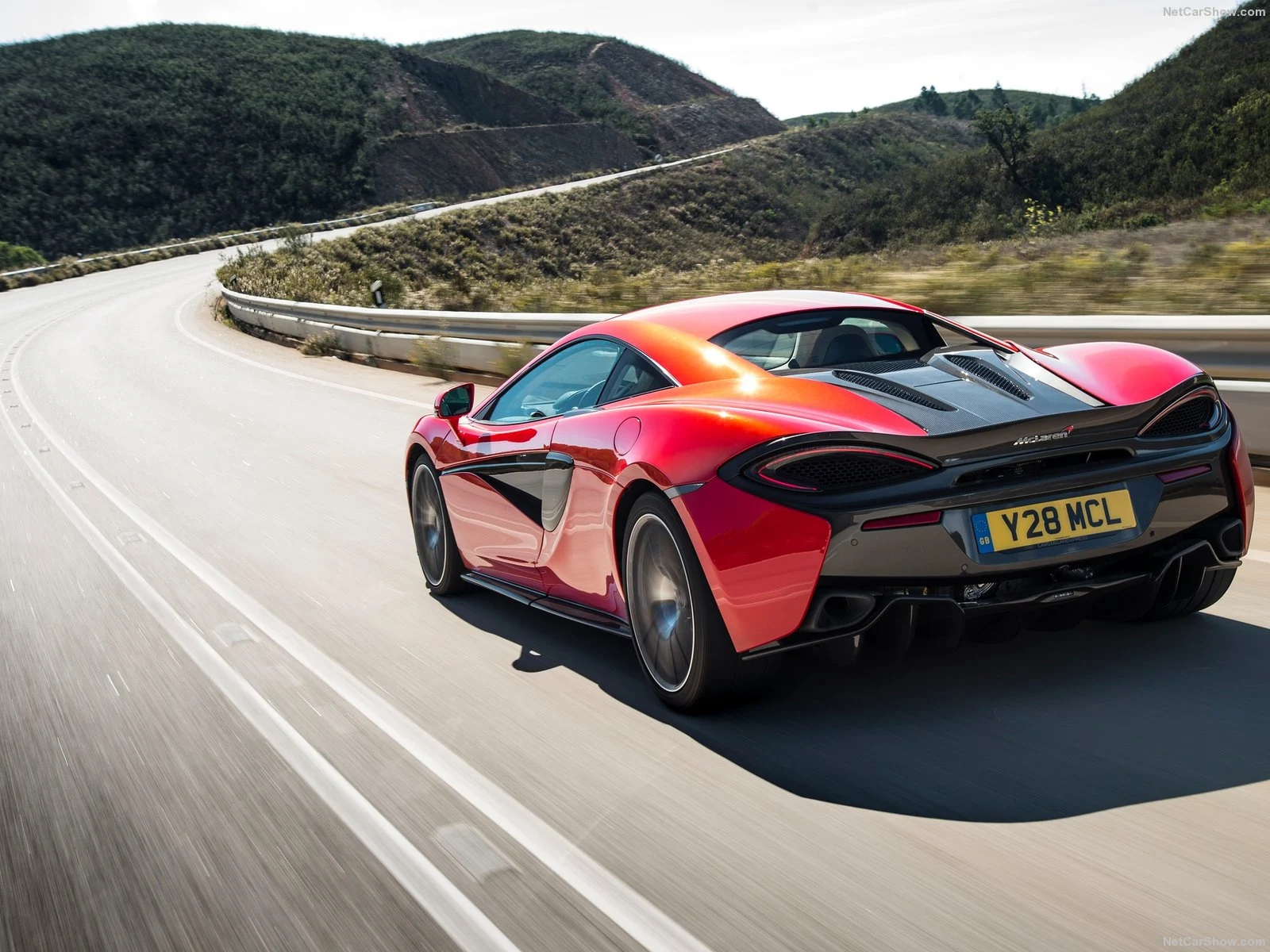 Hình ảnh siêu xe McLaren 570S Coupe 2016 & nội ngoại thất