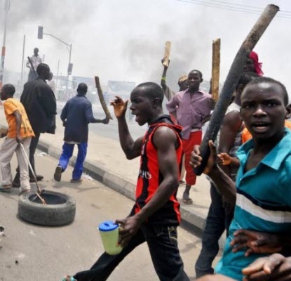 Igbo, Yoruba traders clash, cause mayhem in Ladipo market