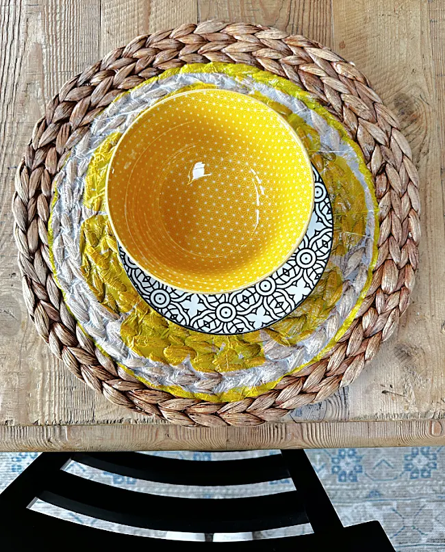 yellow place setting on lemon placemat