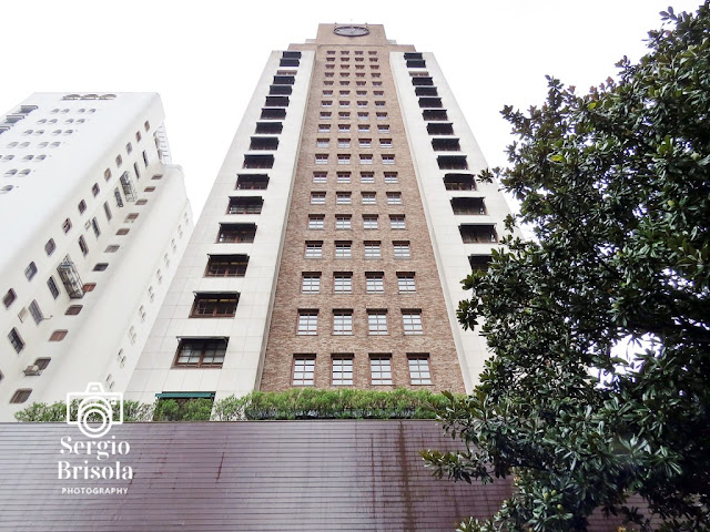 Vista ampla em perspectiva inferior da fachada do Hotel Fasano São Paulo em Cerqueira César