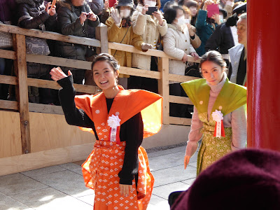 葵わかな＆徳永えり 節分祭で豆まき！【大阪府寝屋川市・成田山不動尊】